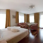 Hotel Pop-up Living Zell Am 4*
