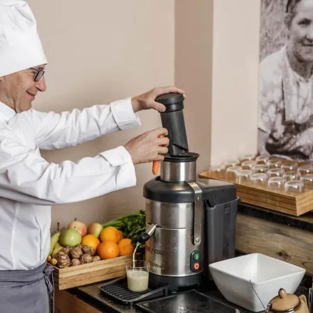 Pop-up Living Zell Am Hotel