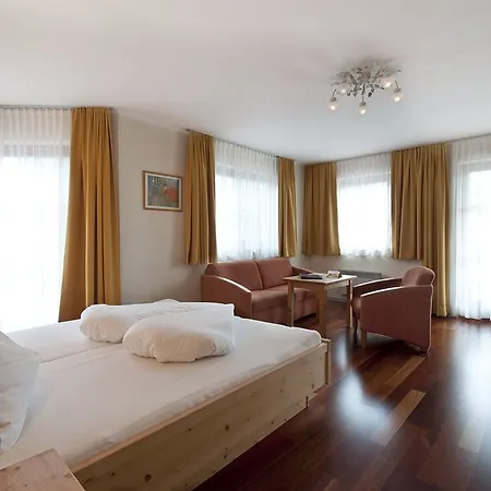 فندق Pop-up Living Zell Am 4*