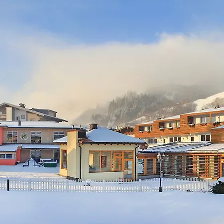 Pop-up Living Zell Am 4* 젤암제