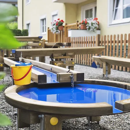 Pop-up Living Zell Am 4* زيل أم سي