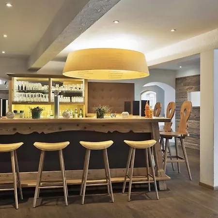 Pop-up Living Zell Am 호텔 4*