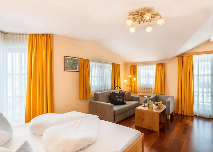 Pop-up Living Zell Am فندق زيل أم سي