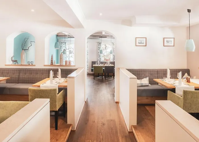 Pop-up Living Zell Am ホテル 4*
