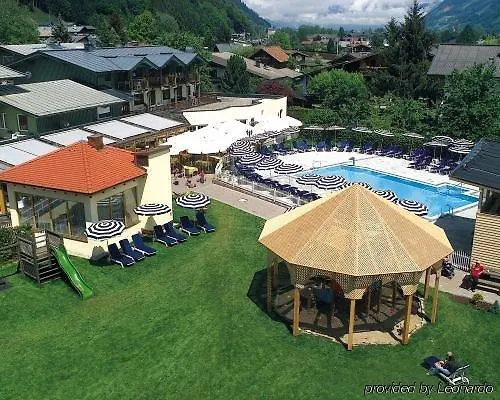 Pop-up Living Zell Am ホテル
