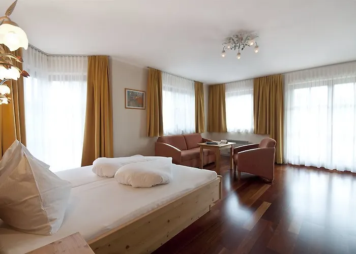 Отель Pop-up Living Zell Am 4*