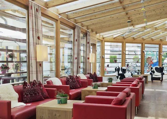 Pop-up Living Zell Am ホテル 4*