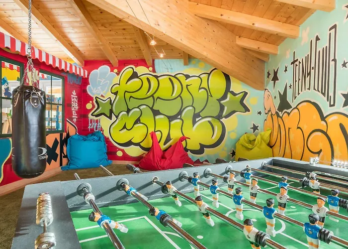 ホテル Pop-up Living Zell Am ツェル アム ゼー