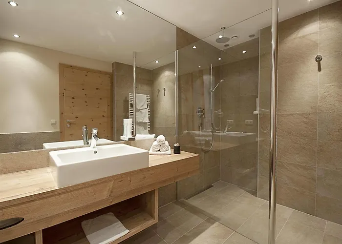 Pop-up Living Zell Am فندق