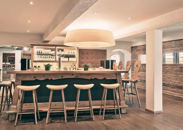 Pop-up Living Zell Am Отель 4*