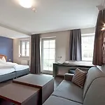 Отель Pop-up Living Zell Am