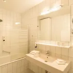 Отель Pop-up Living Zell Am