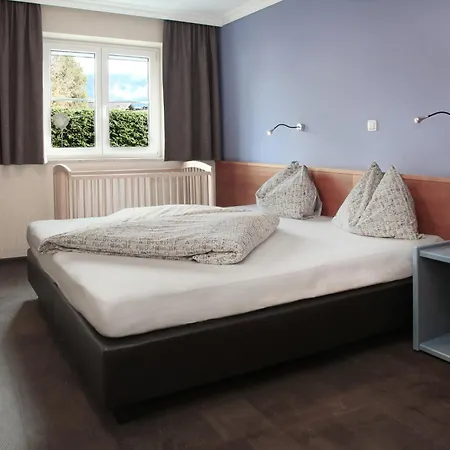 Pop-up Living Zell Am Hotell 4*